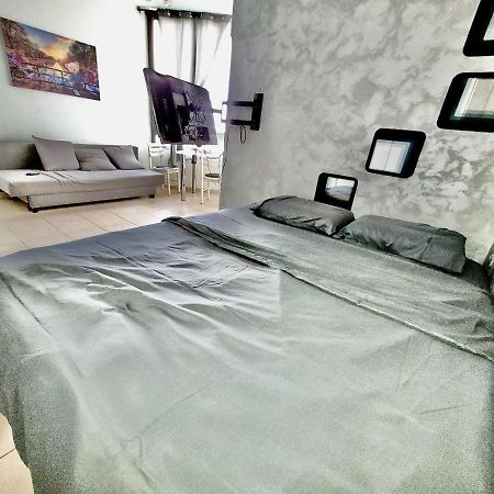 Ferienwohnung סטודיו על הים Bat Yam Exterior foto