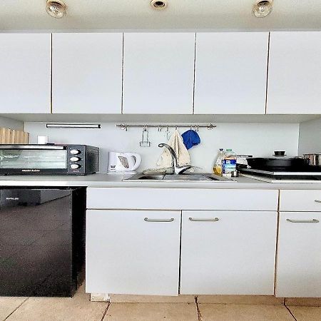 Ferienwohnung סטודיו על הים Bat Yam Exterior foto