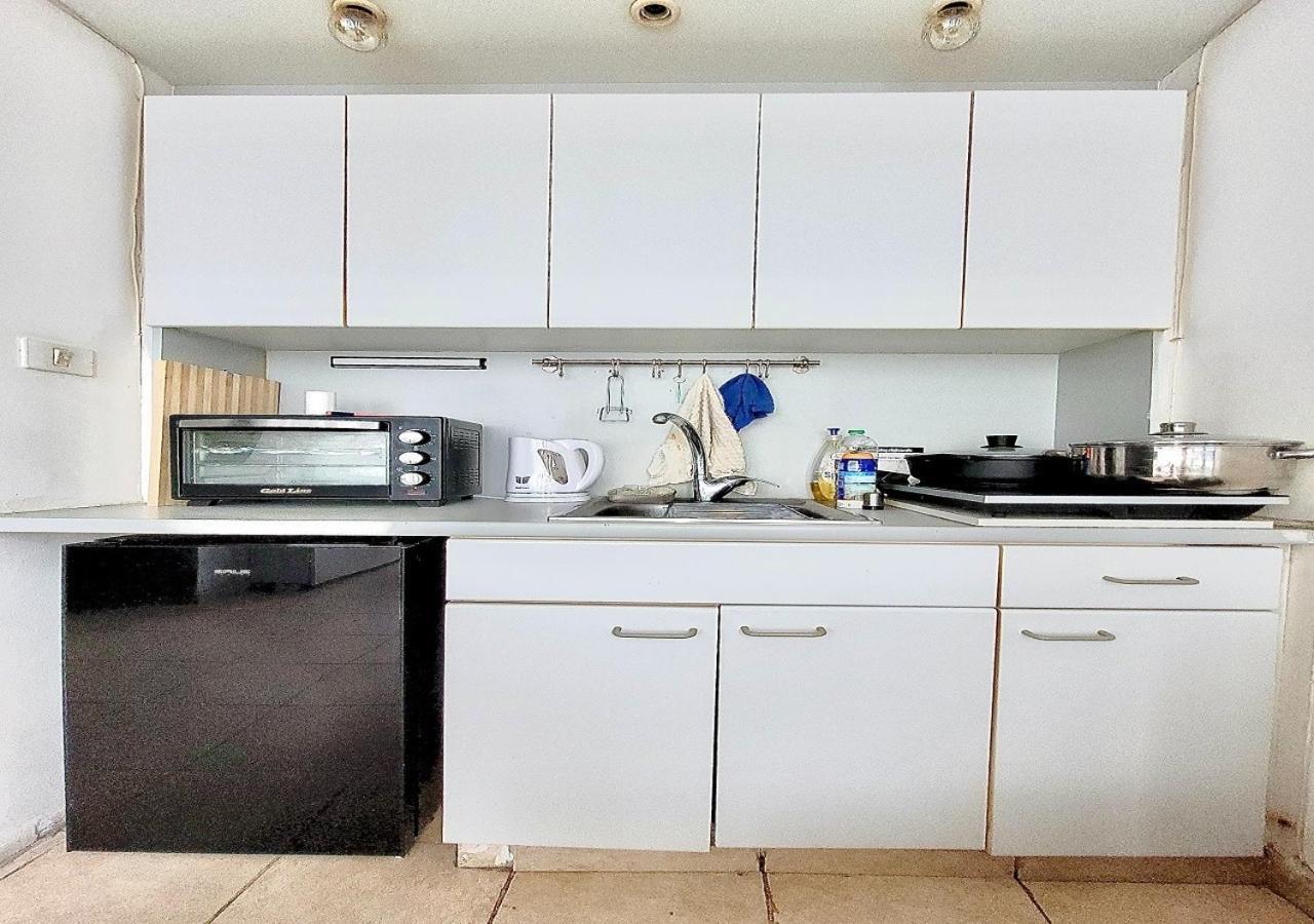 Ferienwohnung סטודיו על הים Bat Yam Exterior foto